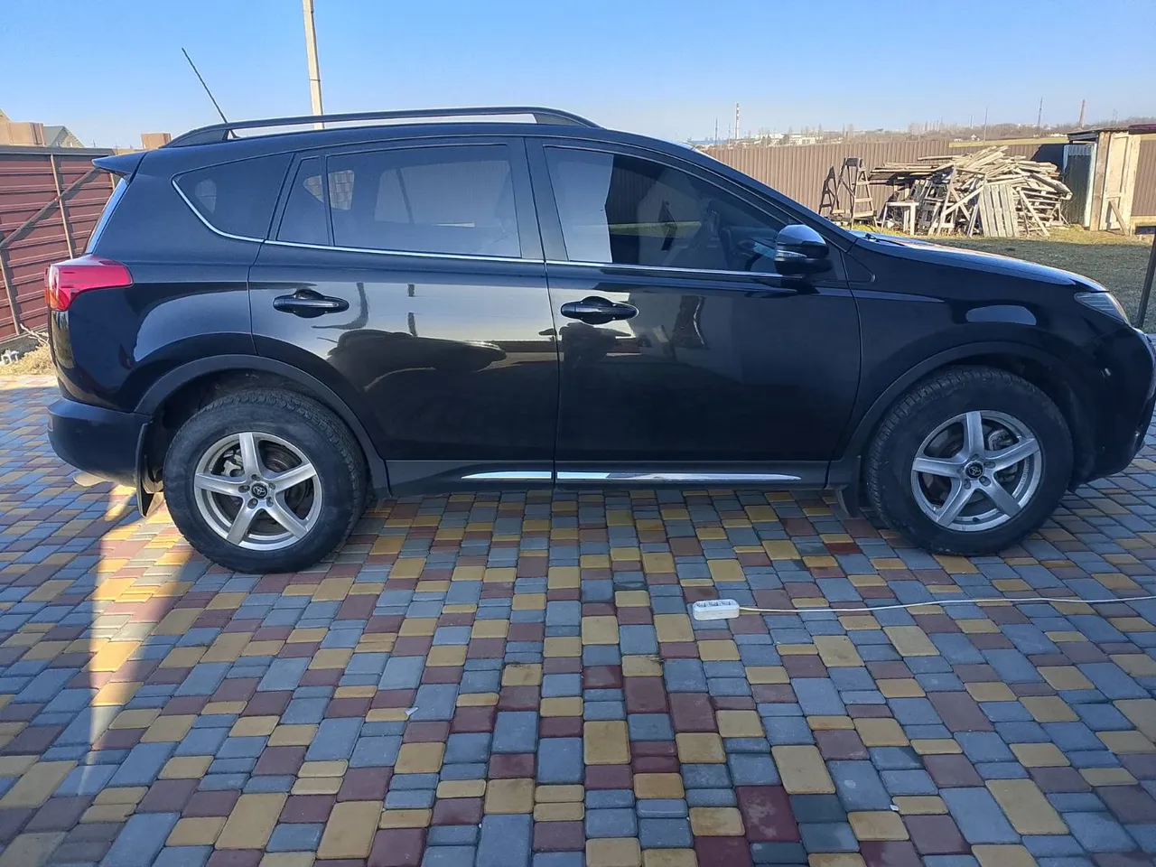 Toyota RAV4 - фото 6