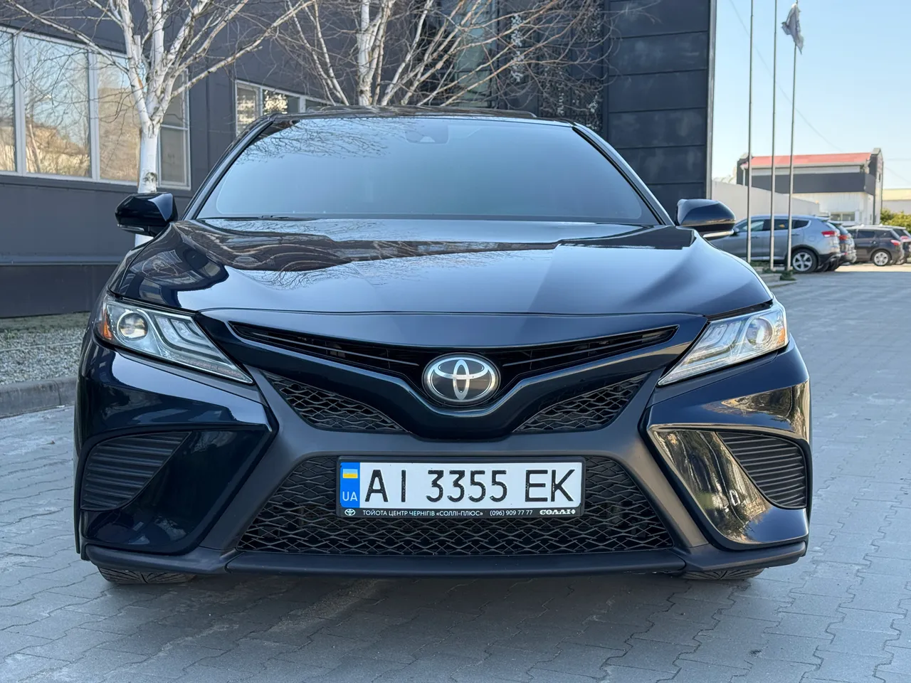 Toyota Camry - фото 2