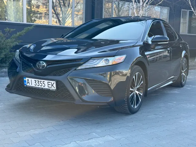 Toyota Camry - фото 4