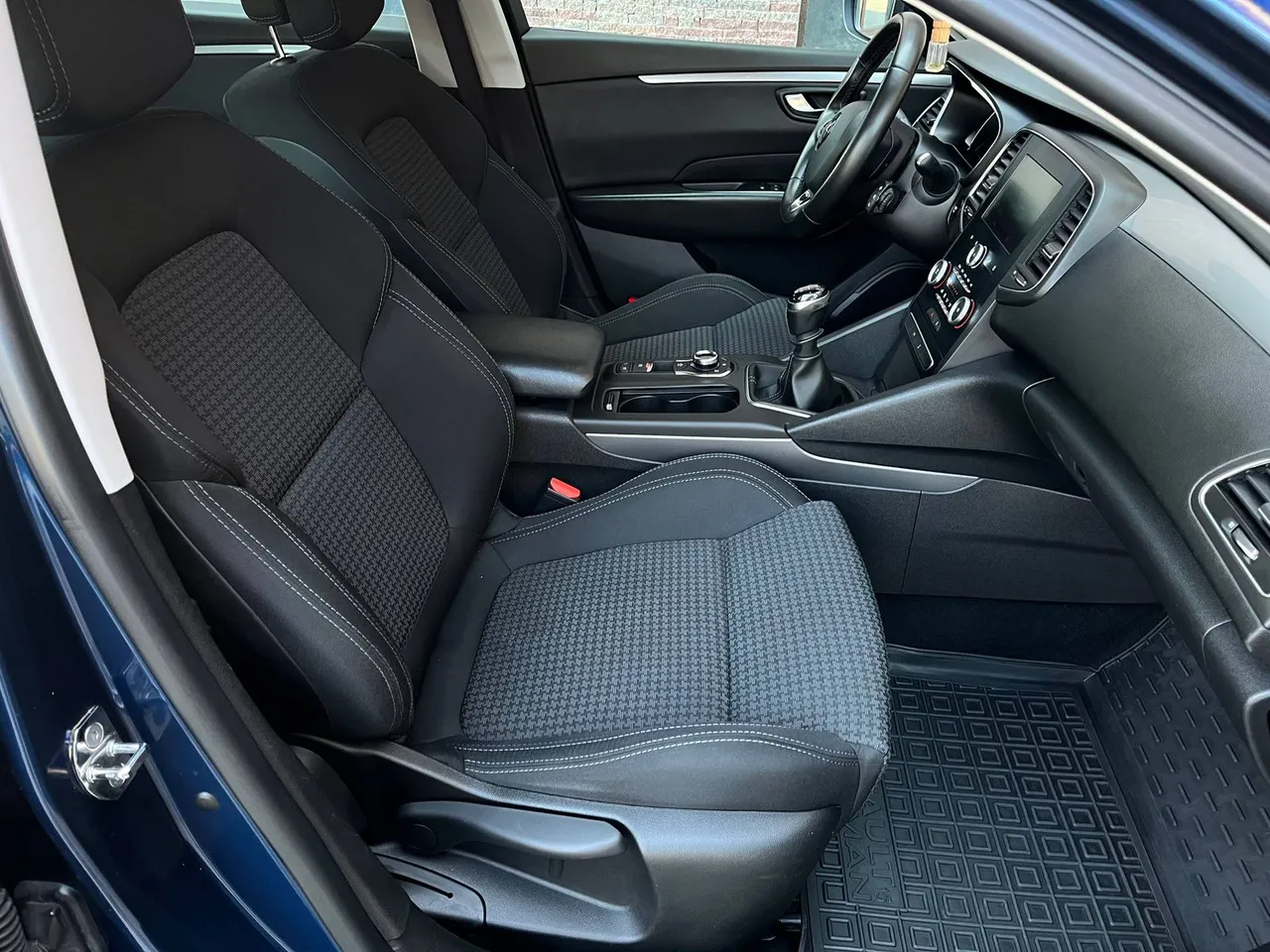 Renault Talisman - фото 13
