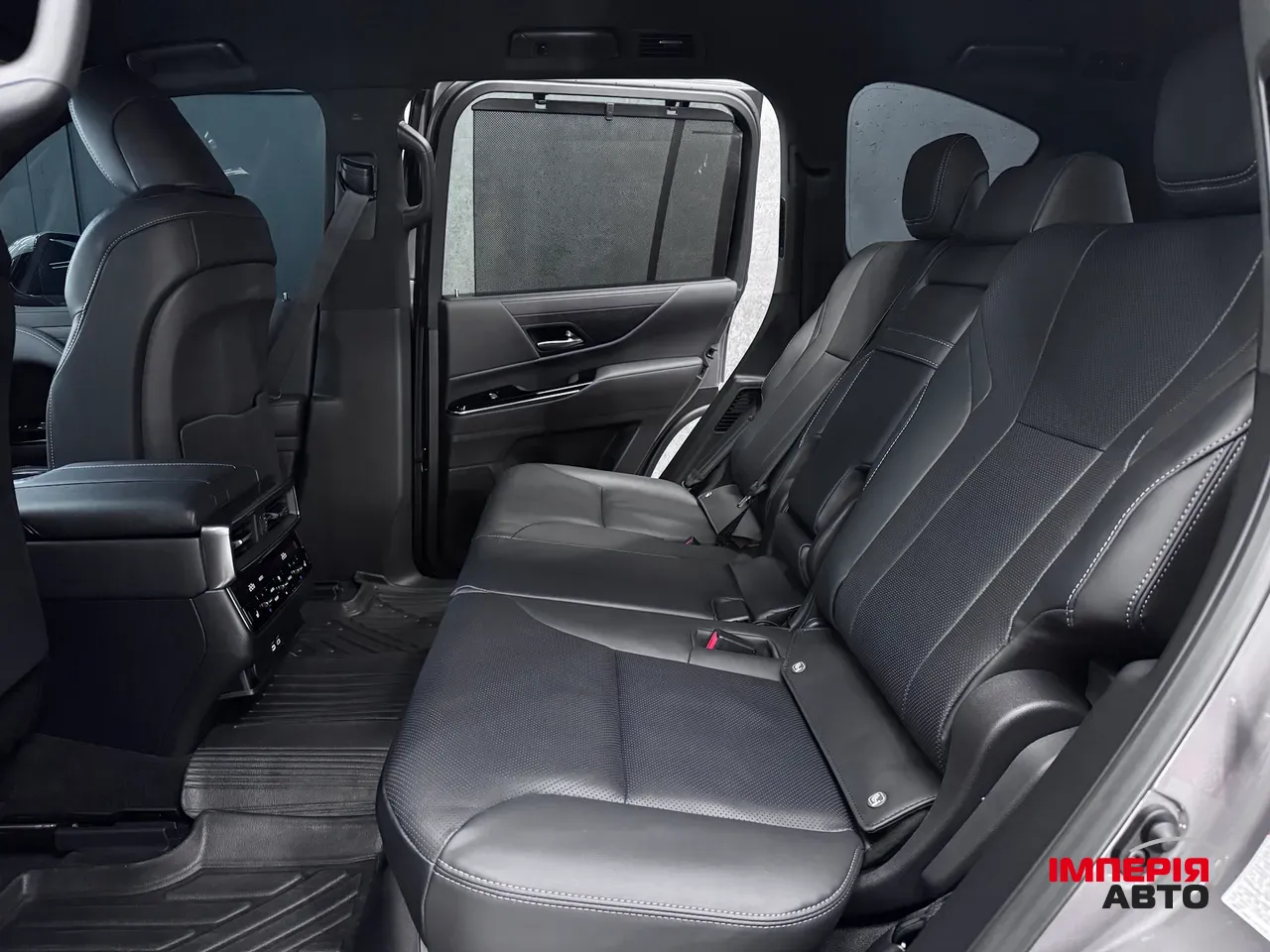 Lexus LX - фото 12