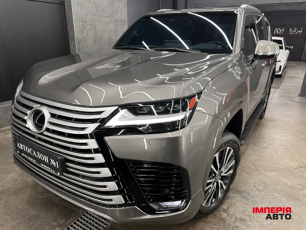 Lexus LX - фото 1