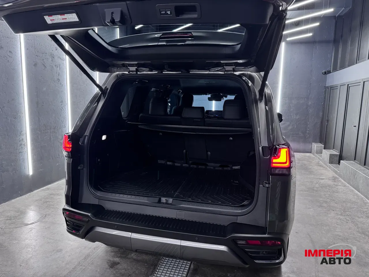 Lexus LX - фото 14