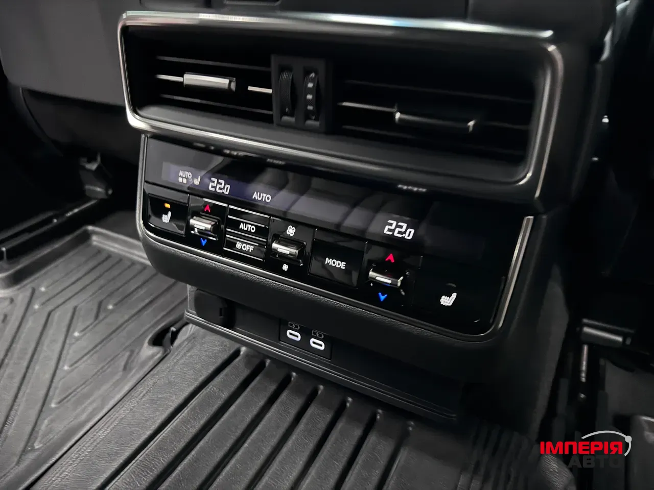 Lexus LX - фото 13