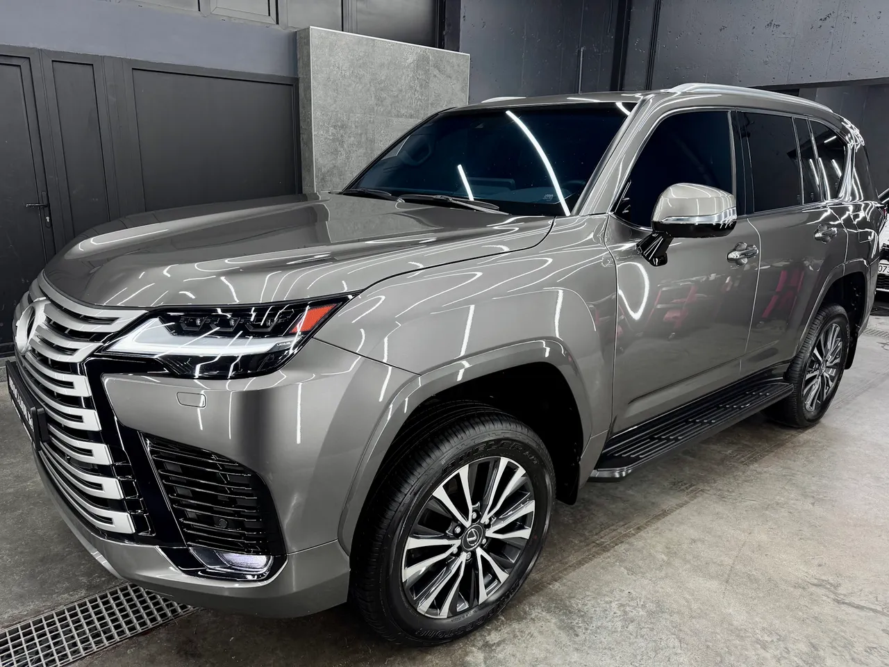 Lexus LX - фото 3