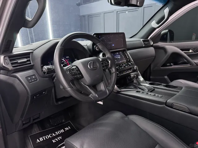 Lexus LX - фото 2