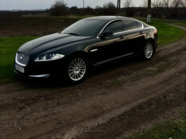 Jaguar XF - фото 3