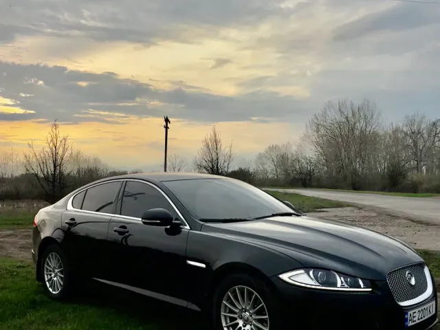 Jaguar XF - фото 2