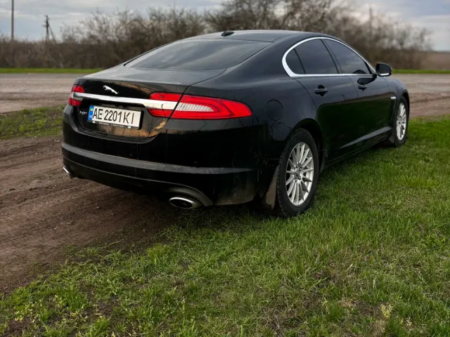 Jaguar XF - фото 5