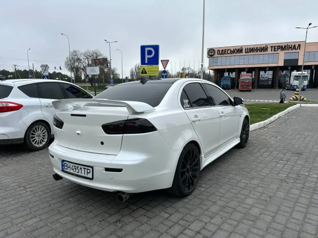 Mitsubishi Lancer - фото 4