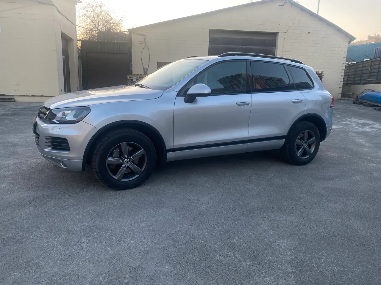 Volkswagen Touareg - фото 1