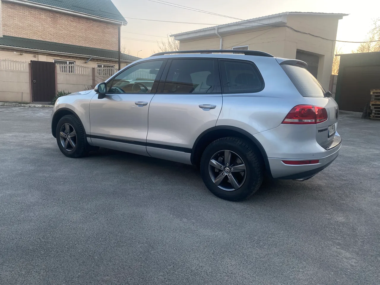 Volkswagen Touareg - фото 9
