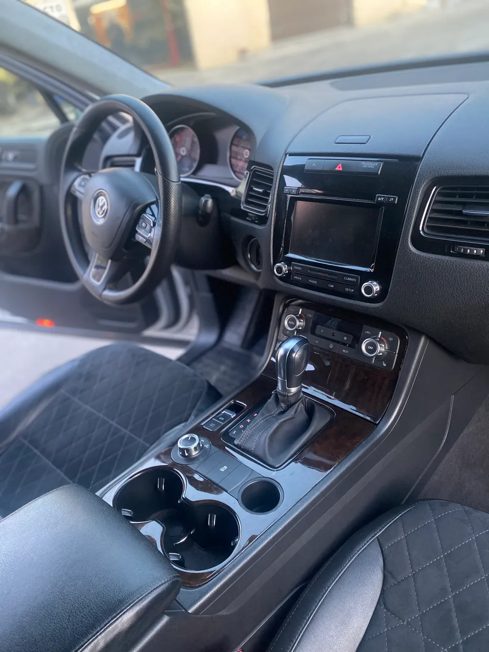 Volkswagen Touareg - фото 17