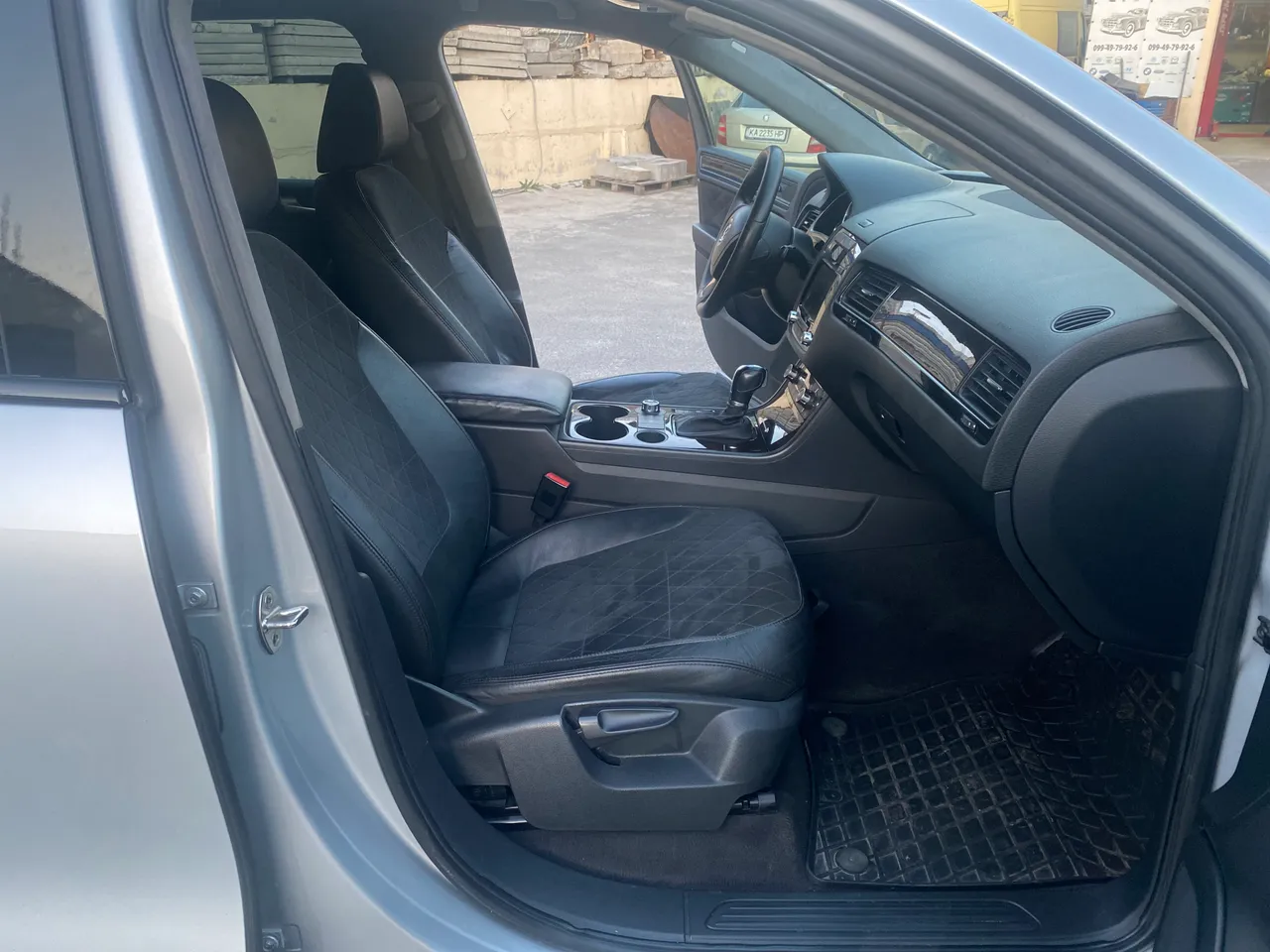 Volkswagen Touareg - фото 15