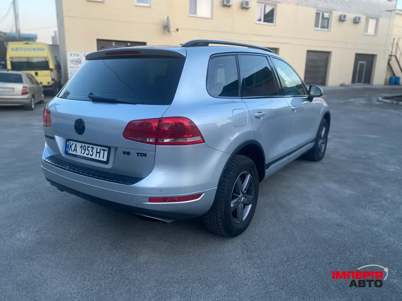 Volkswagen Touareg - фото 7