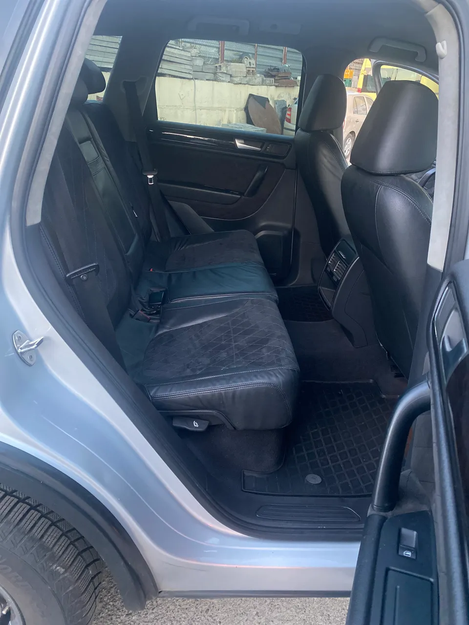 Volkswagen Touareg - фото 18