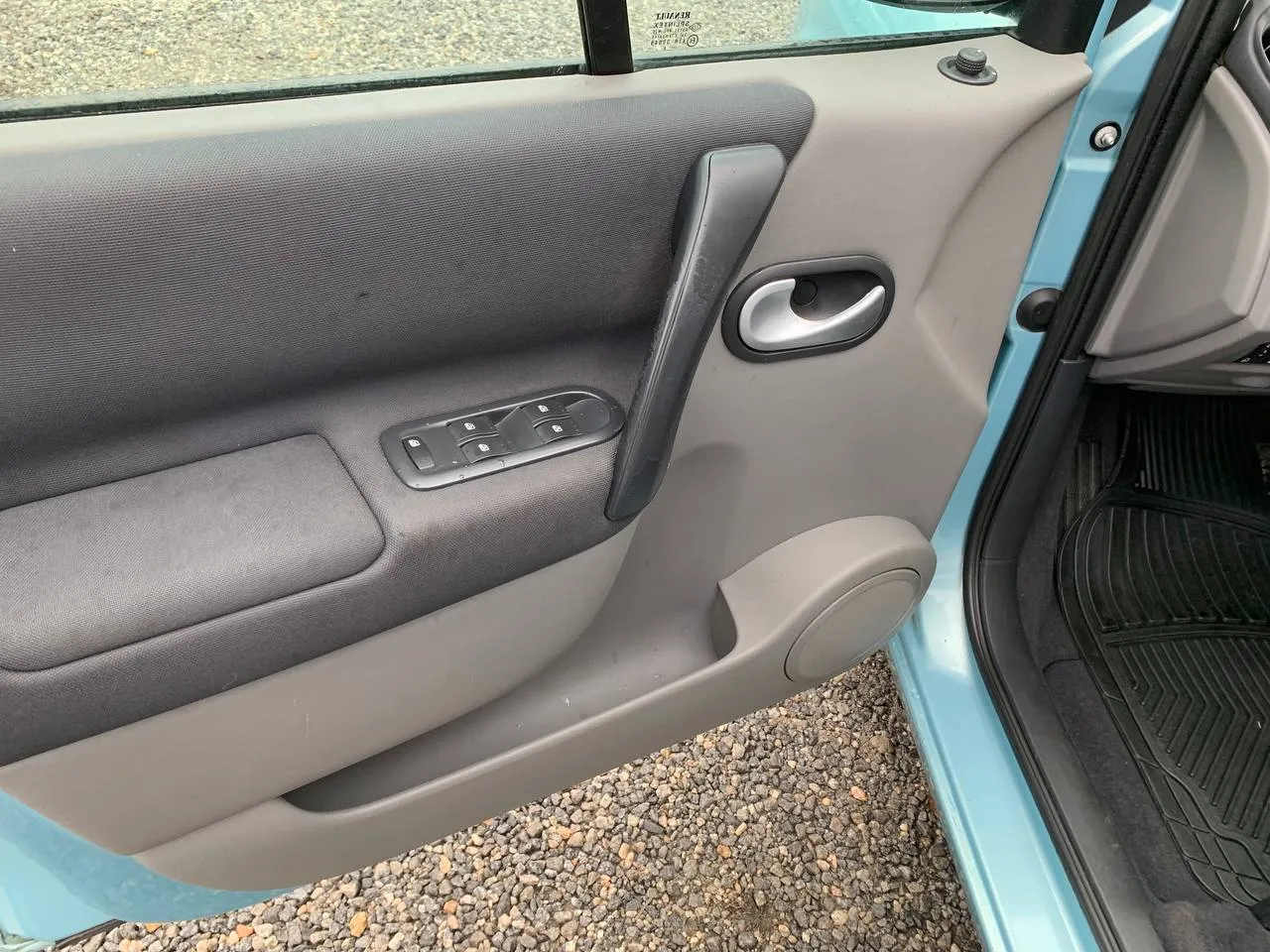 Renault Scenic - фото 11