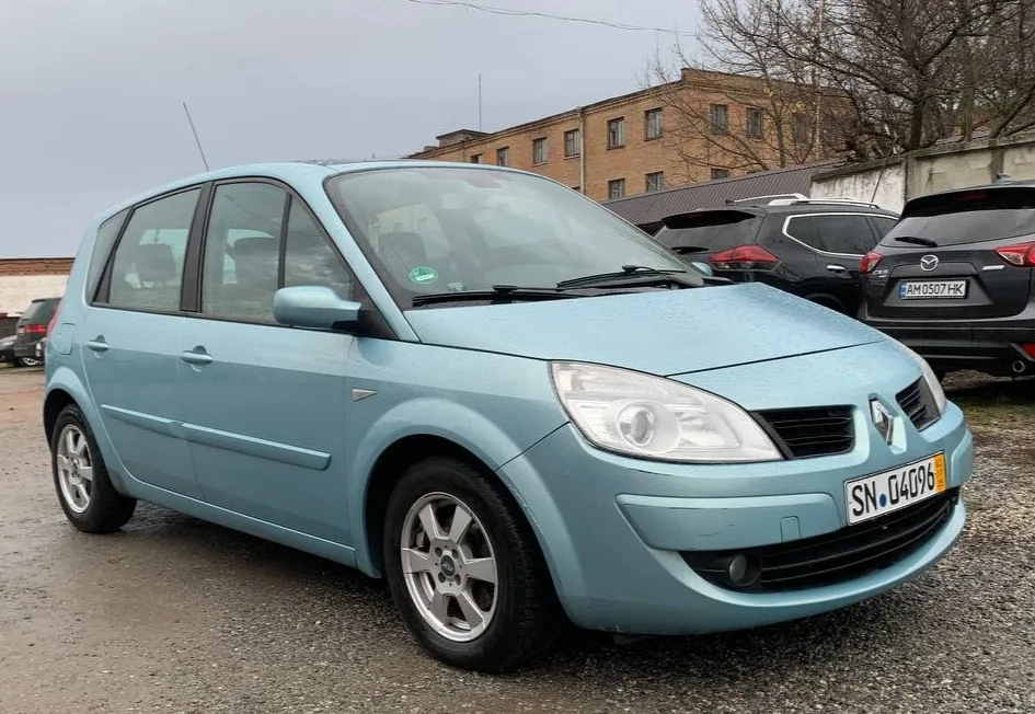 Renault Scenic - фото 9
