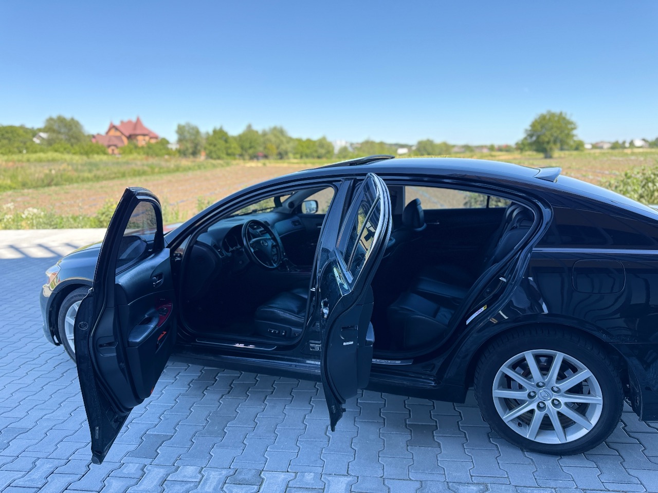 Lexus GS - фото 23