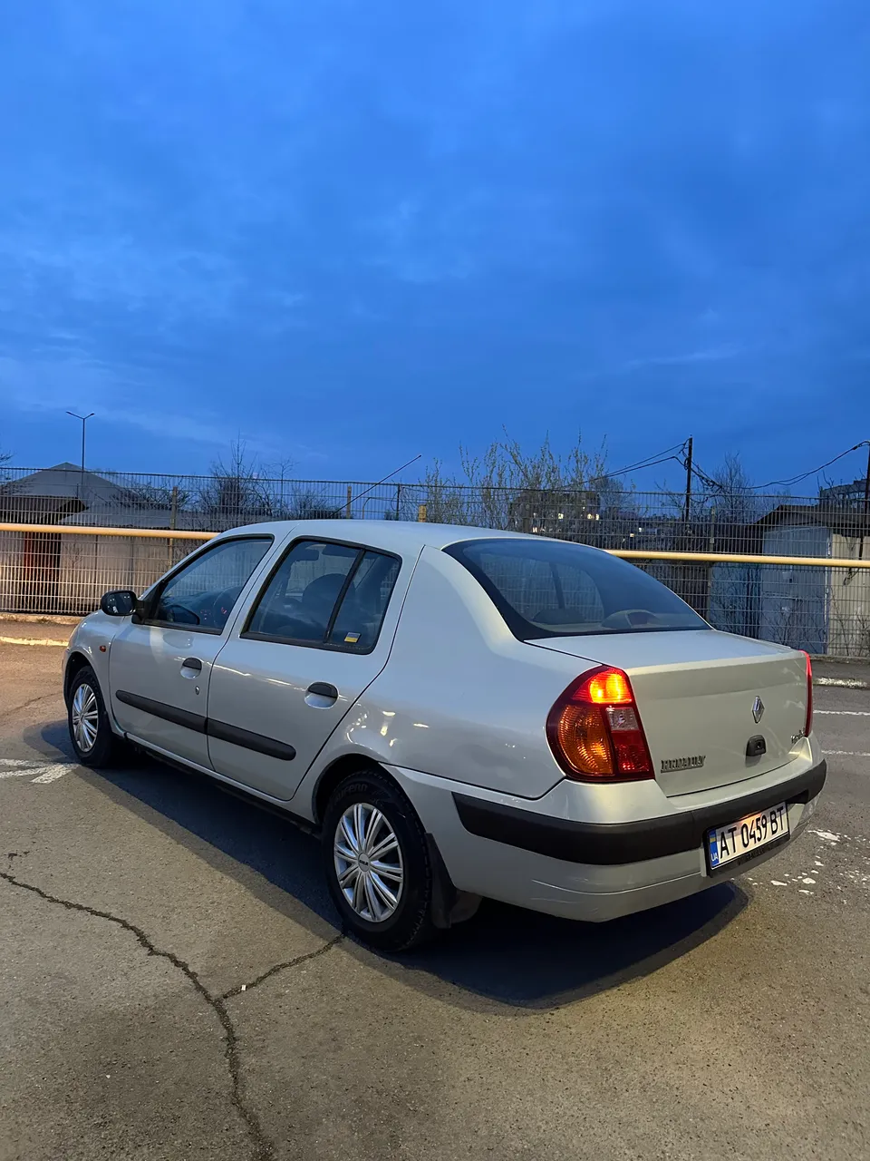 Renault Clio - фото 5