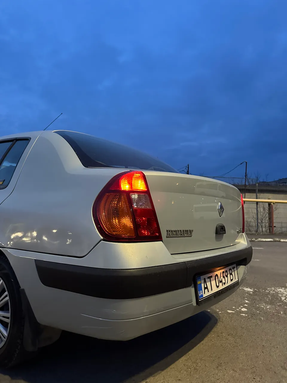 Renault Clio - фото 13