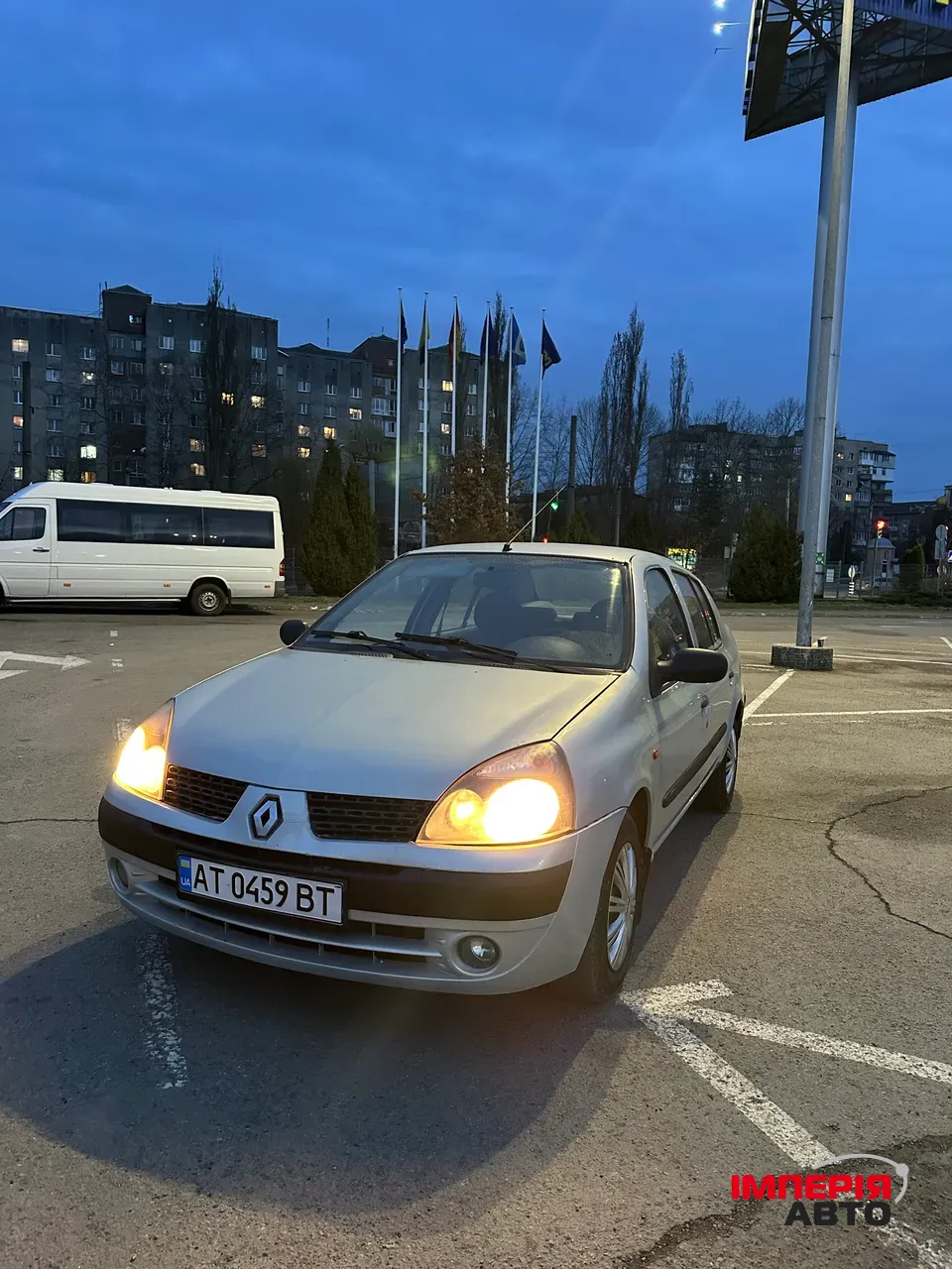 Renault Clio - фото 3