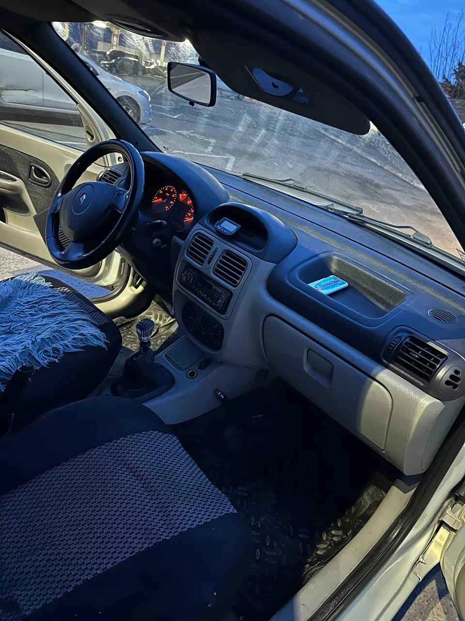 Renault Clio - фото 23