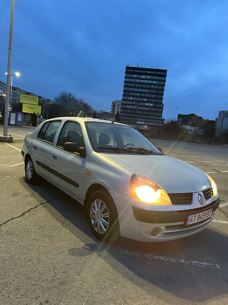 Renault Clio - фото 8