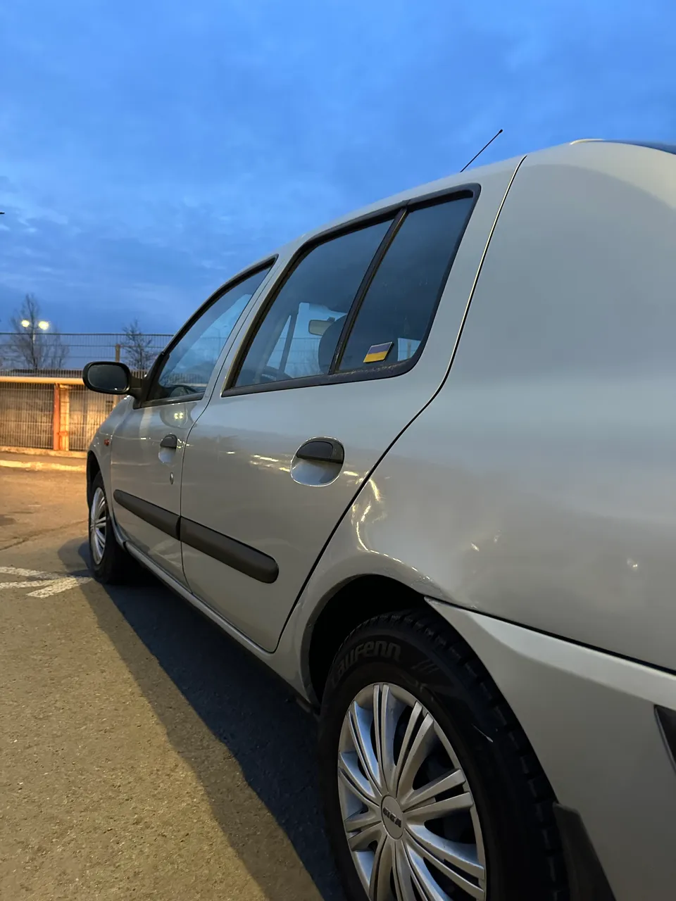 Renault Clio - фото 12