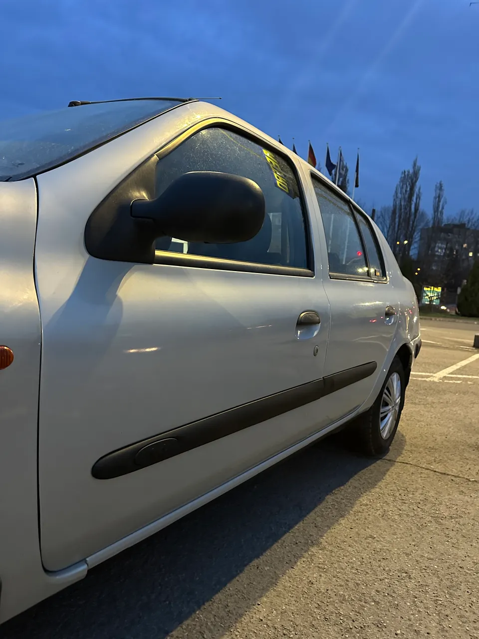 Renault Clio - фото 11