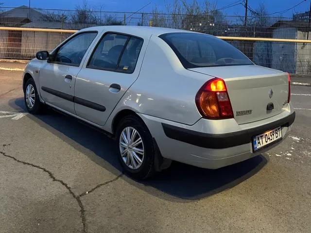 Renault Clio - фото 5