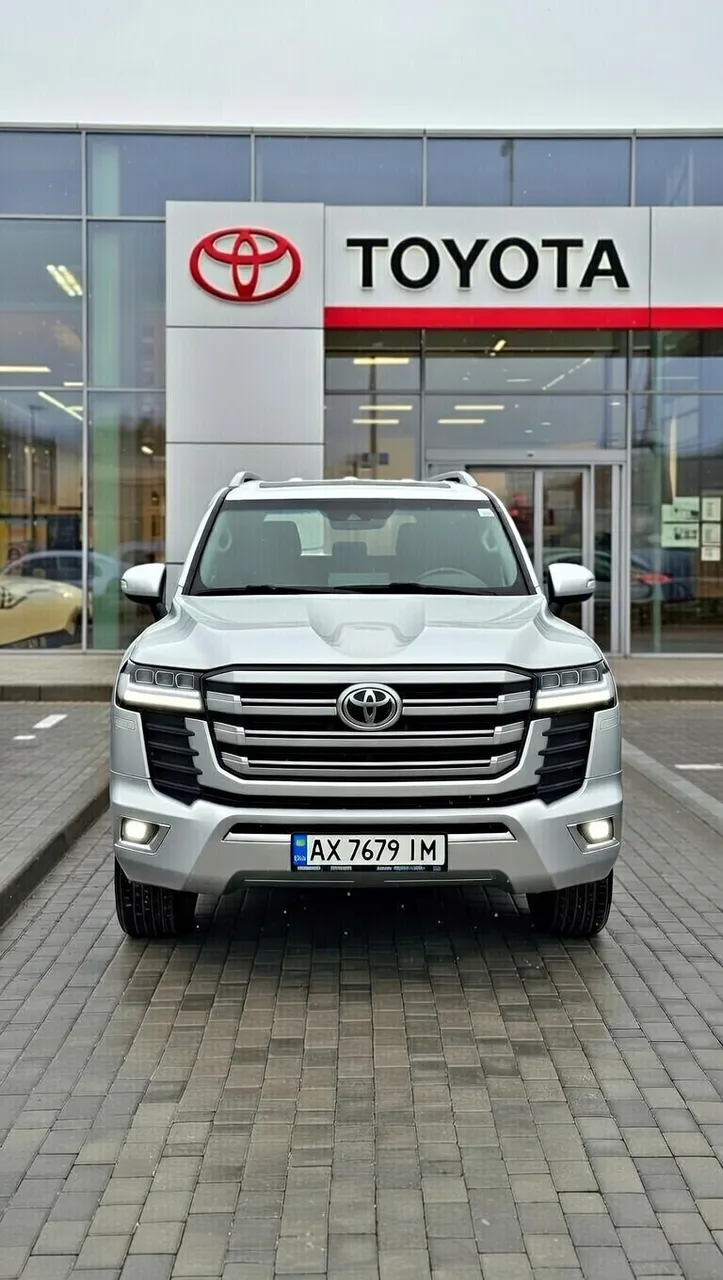 Toyota Land Cruiser - фото 2