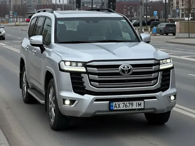 Toyota Land Cruiser - фото 1