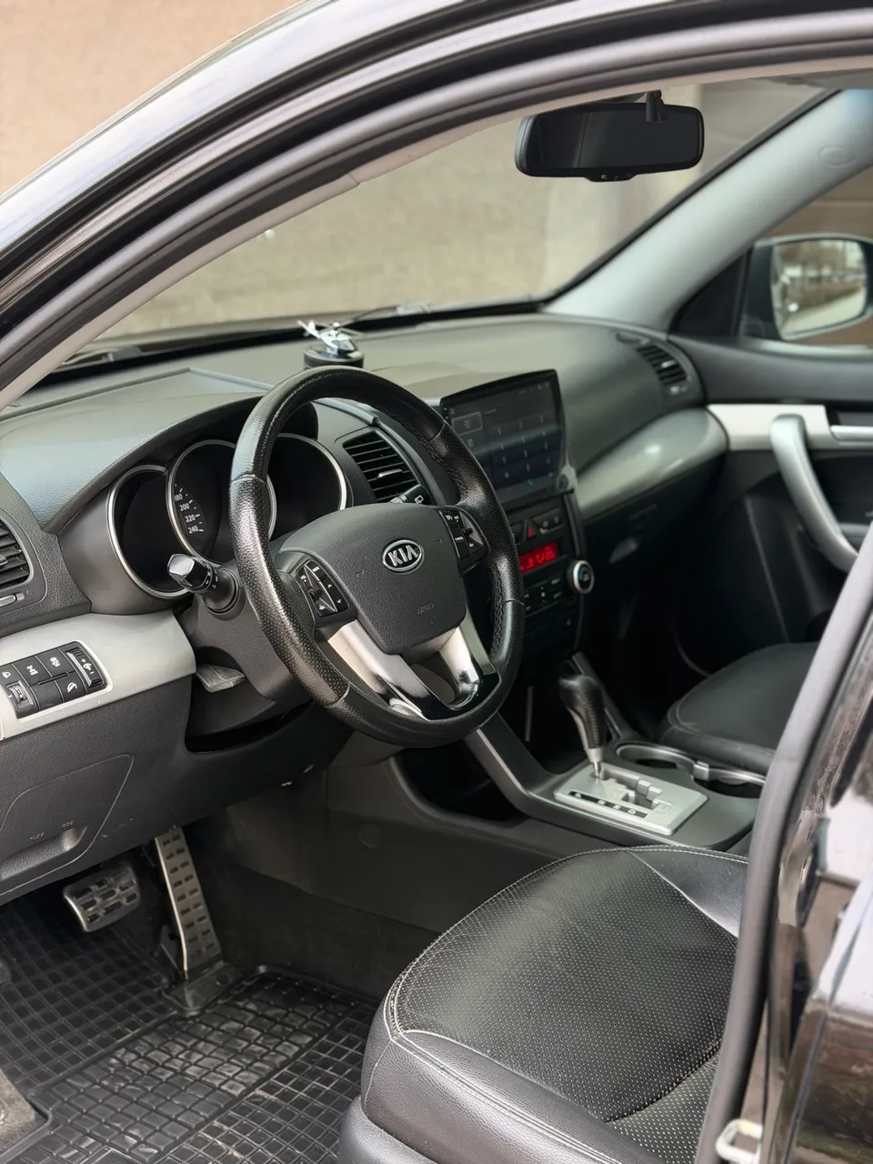 Kia Sorento - фото 13