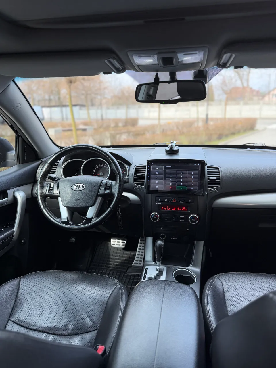 Kia Sorento - фото 27
