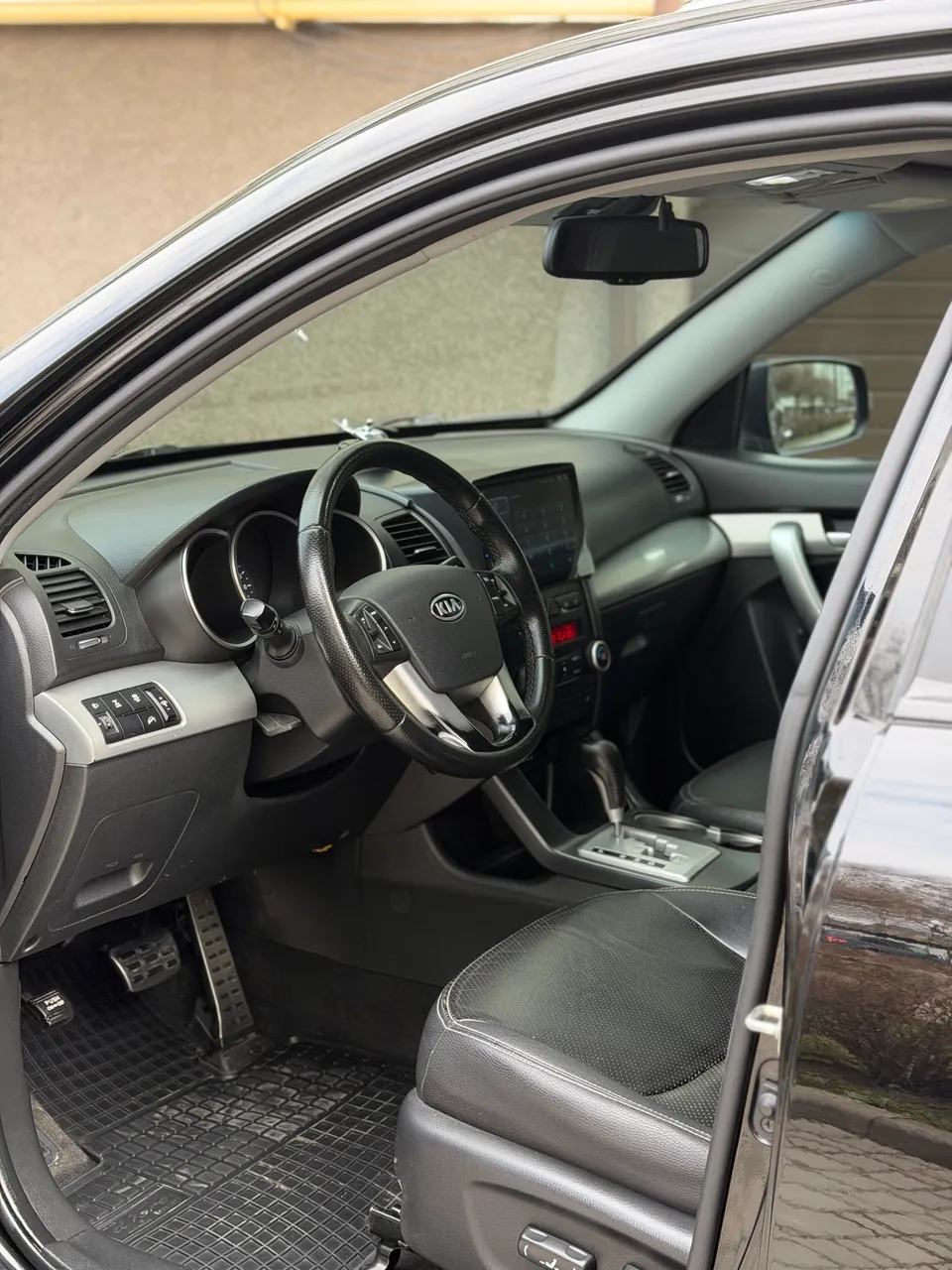 Kia Sorento - фото 12