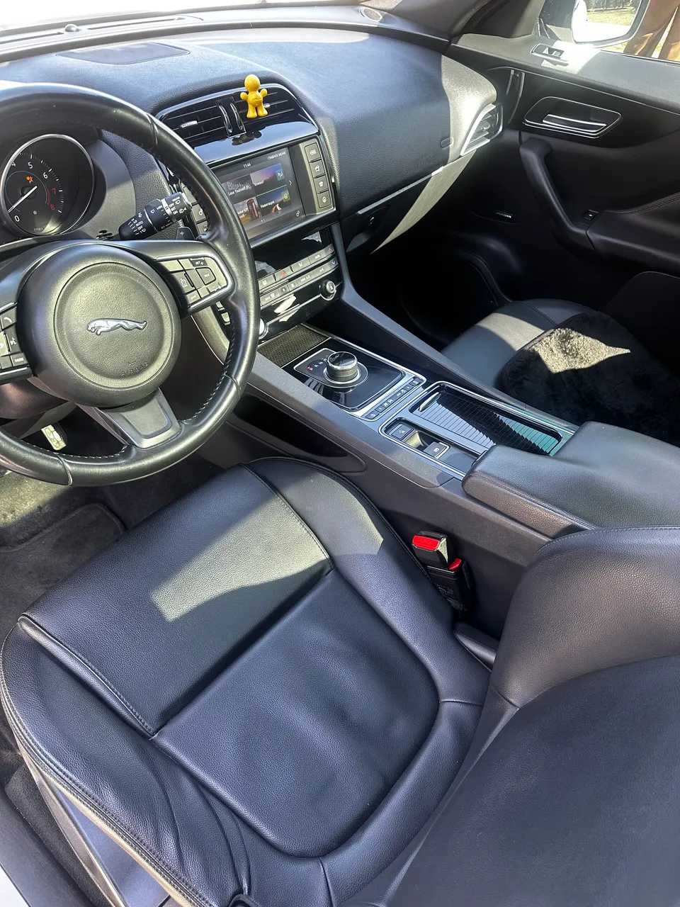 Jaguar F-Pace - фото 4