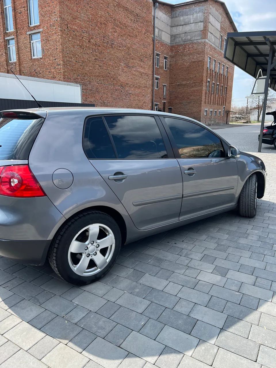 Volkswagen Golf - фото 4