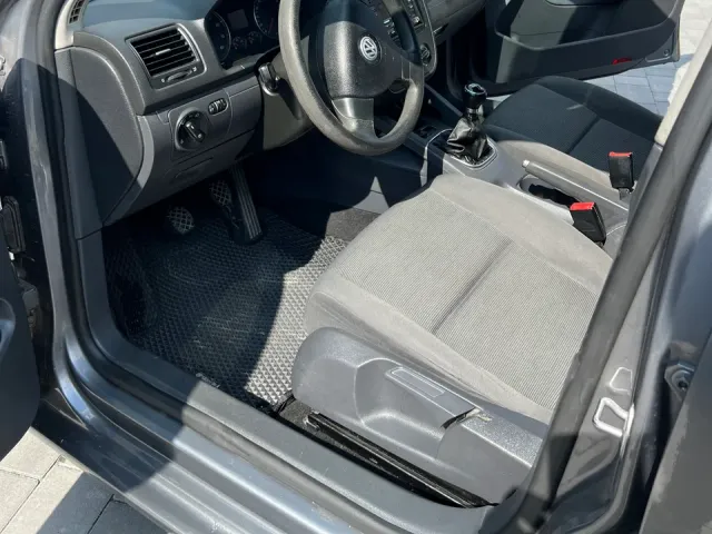 Volkswagen Golf - фото 5