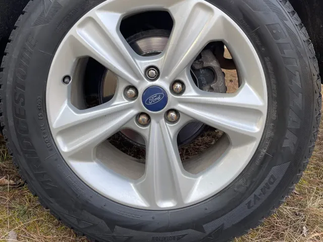 Ford Kuga - фото 4