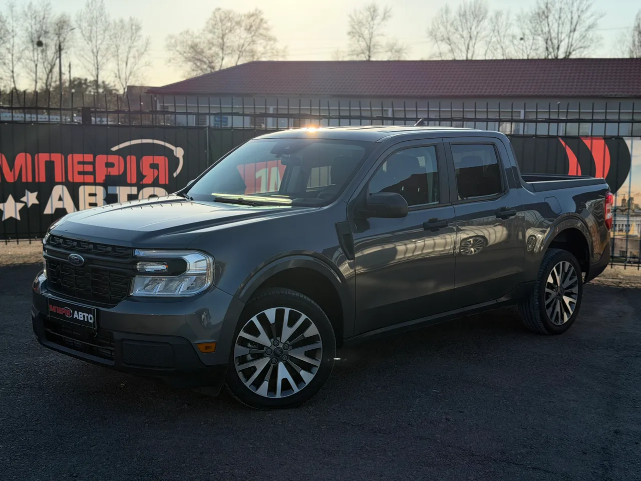 Ford Maverick - фото 1