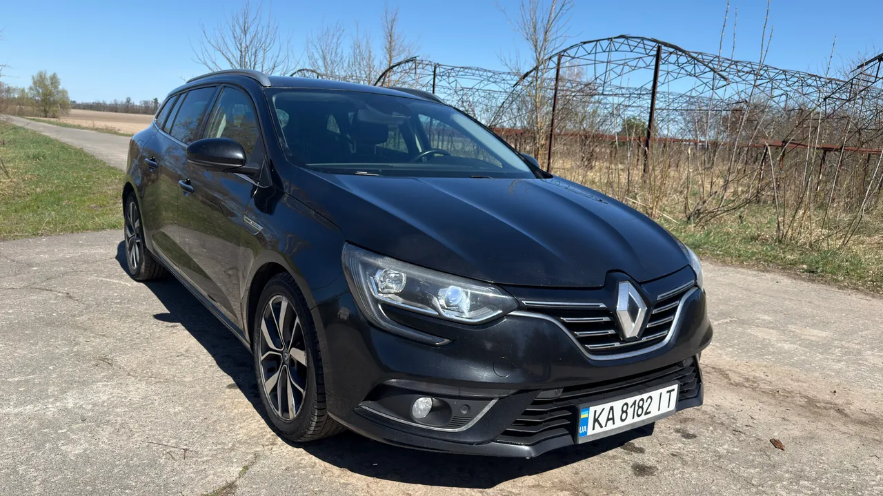 Renault Megane - фото 1