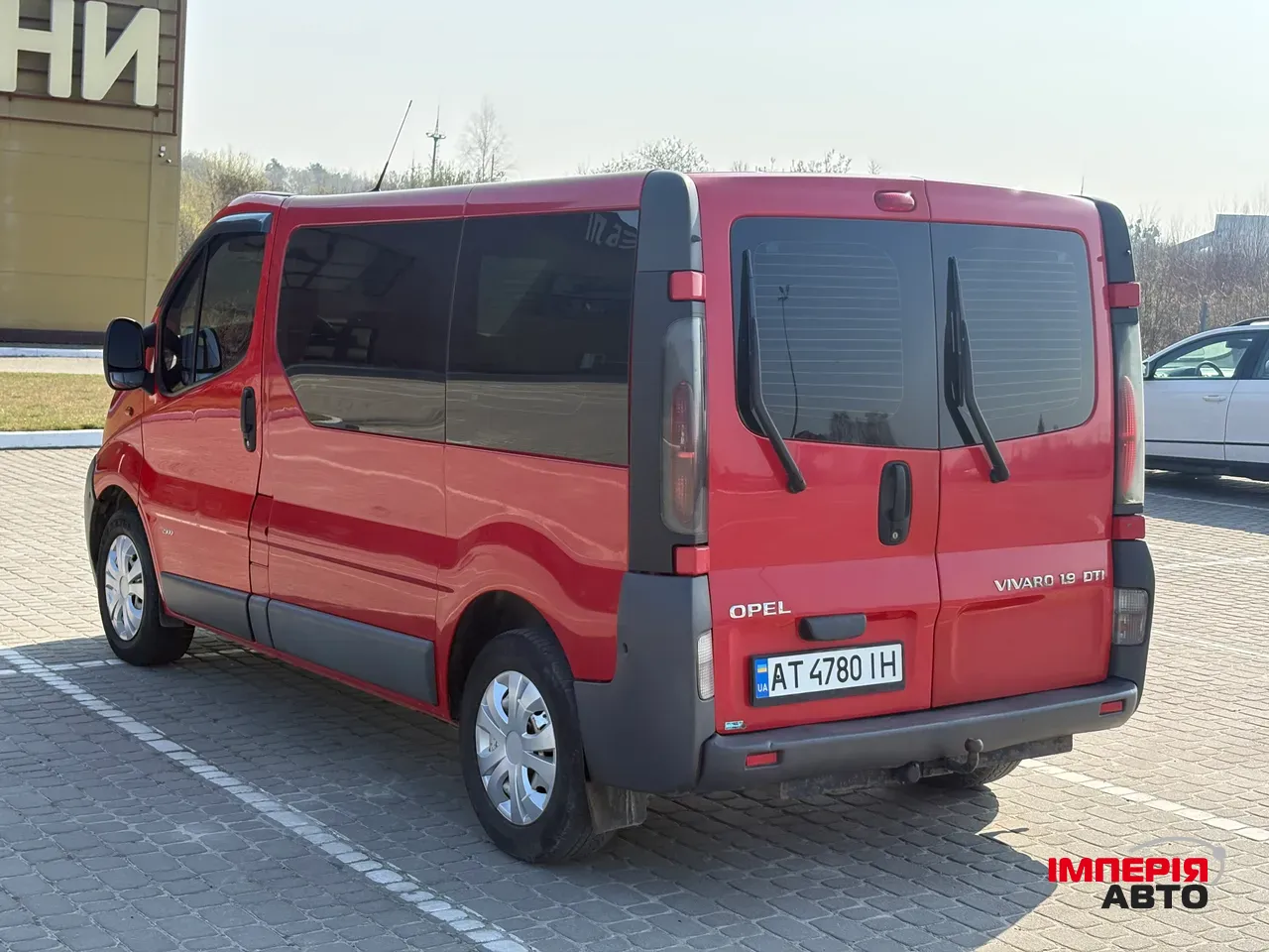 Opel Vivaro - фото 8