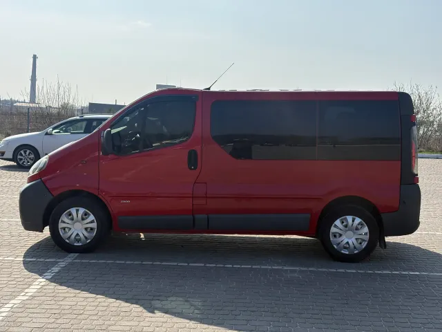 Opel Vivaro - фото 1