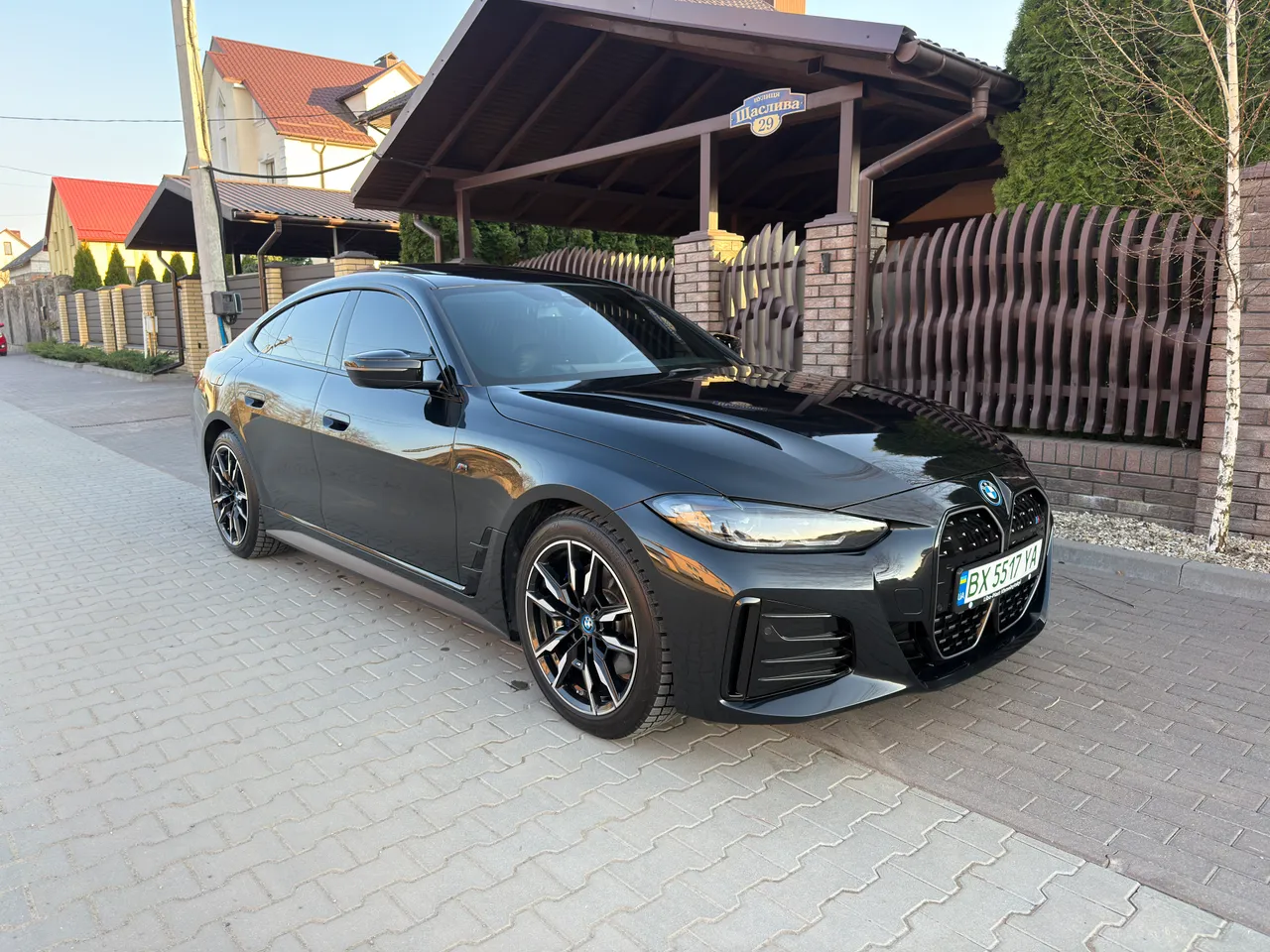 BMW i4 - фото 1