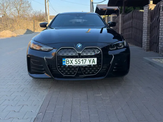 BMW i4 - фото 4
