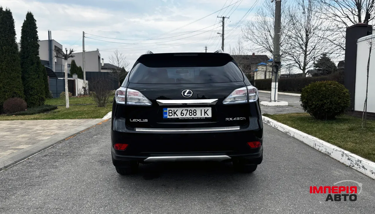 Lexus RX - фото 19