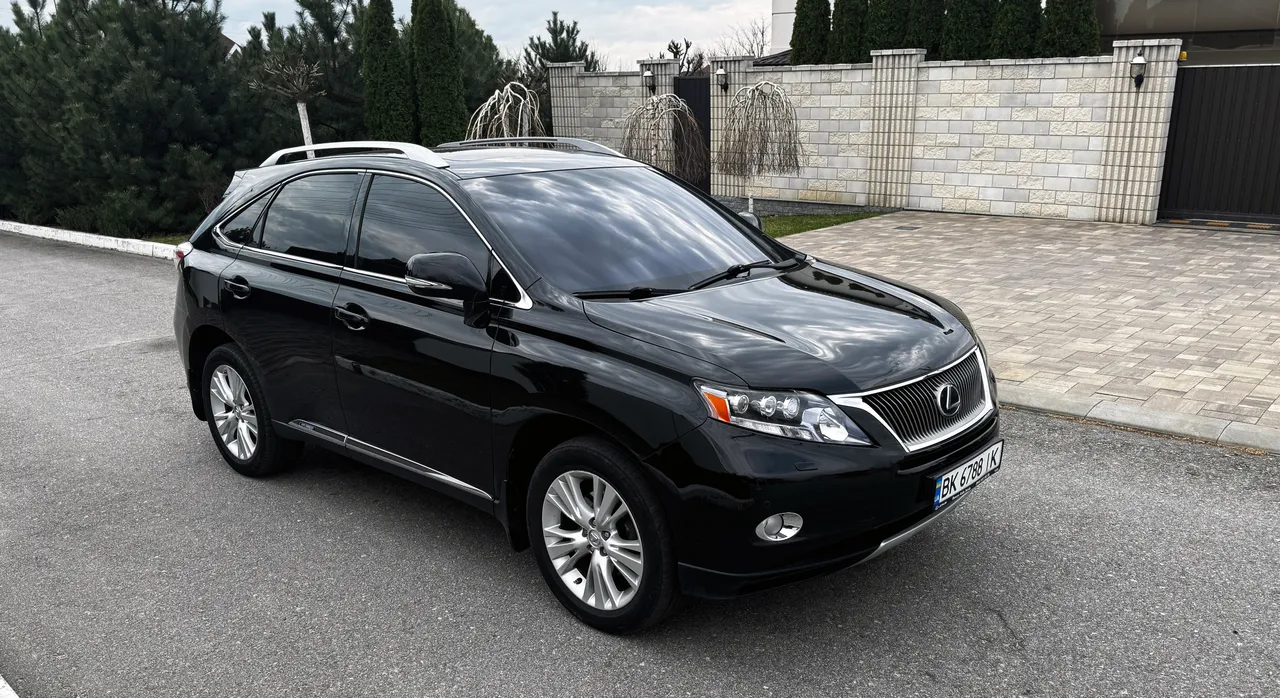 Lexus RX - фото 21