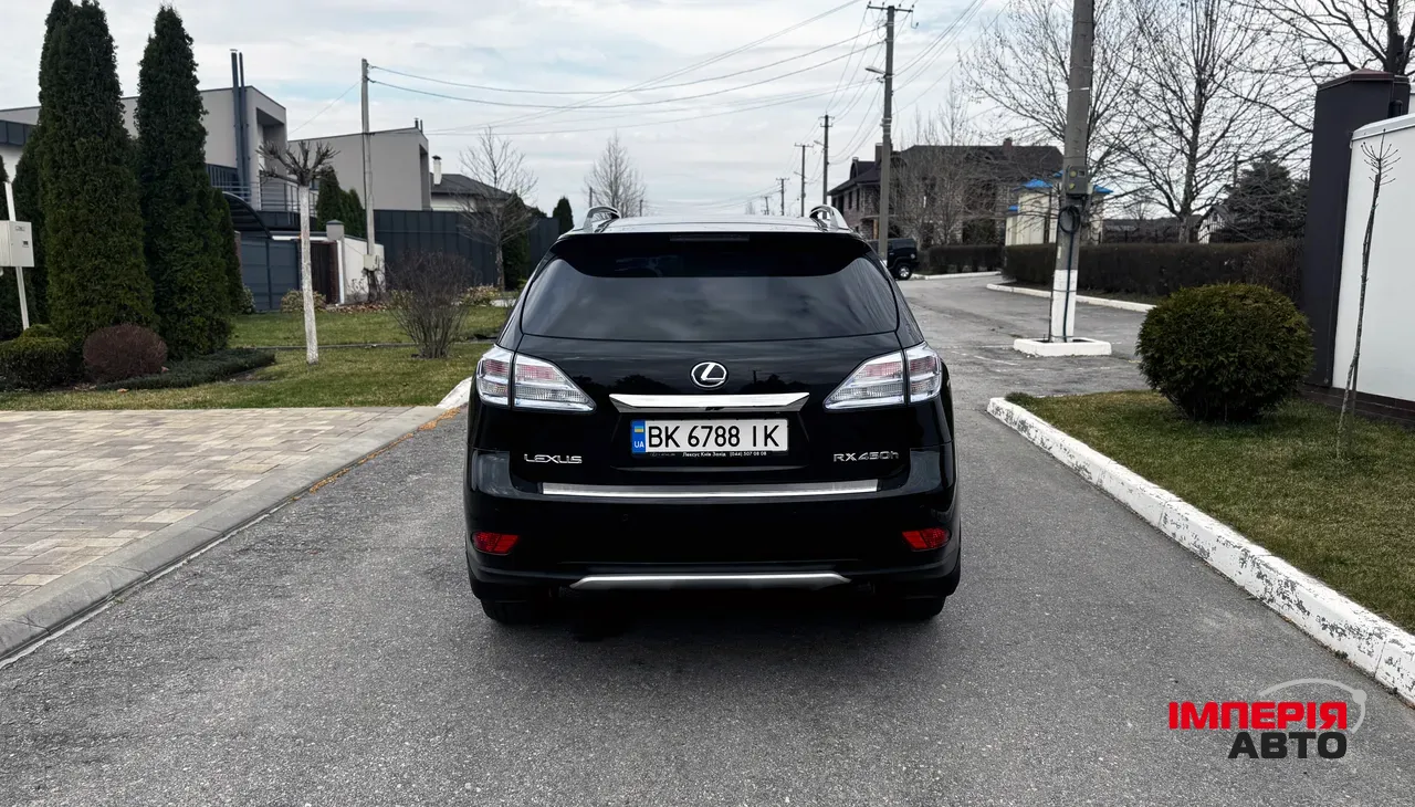 Lexus RX - фото 18