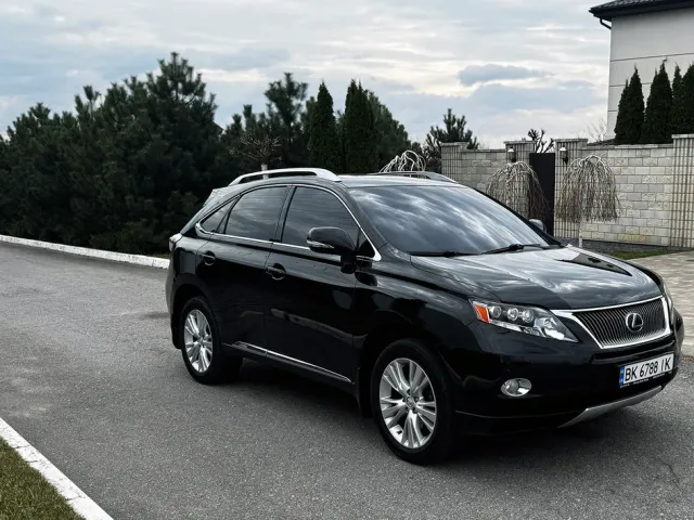 Lexus RX - фото 1